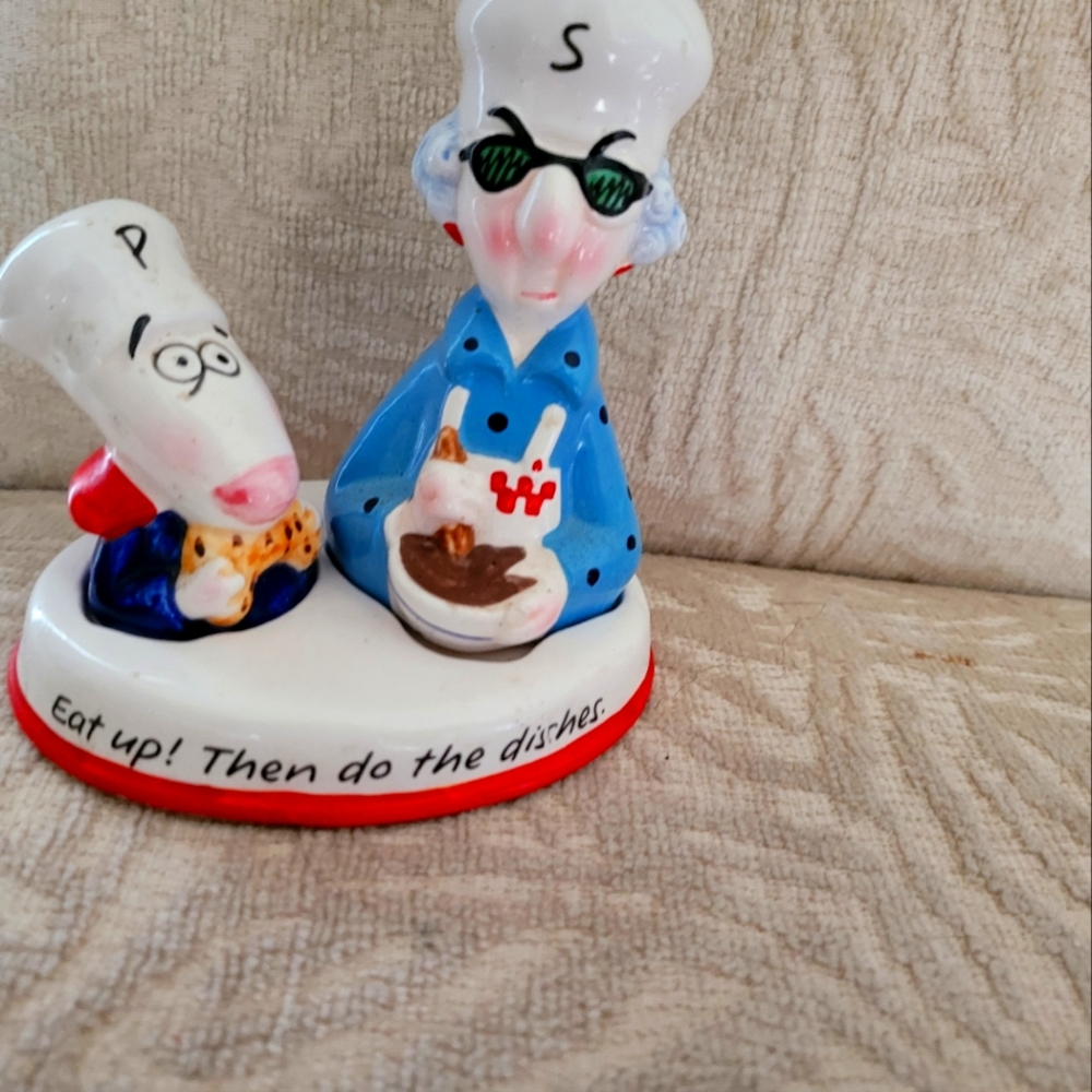 Maxine salt and pepper set